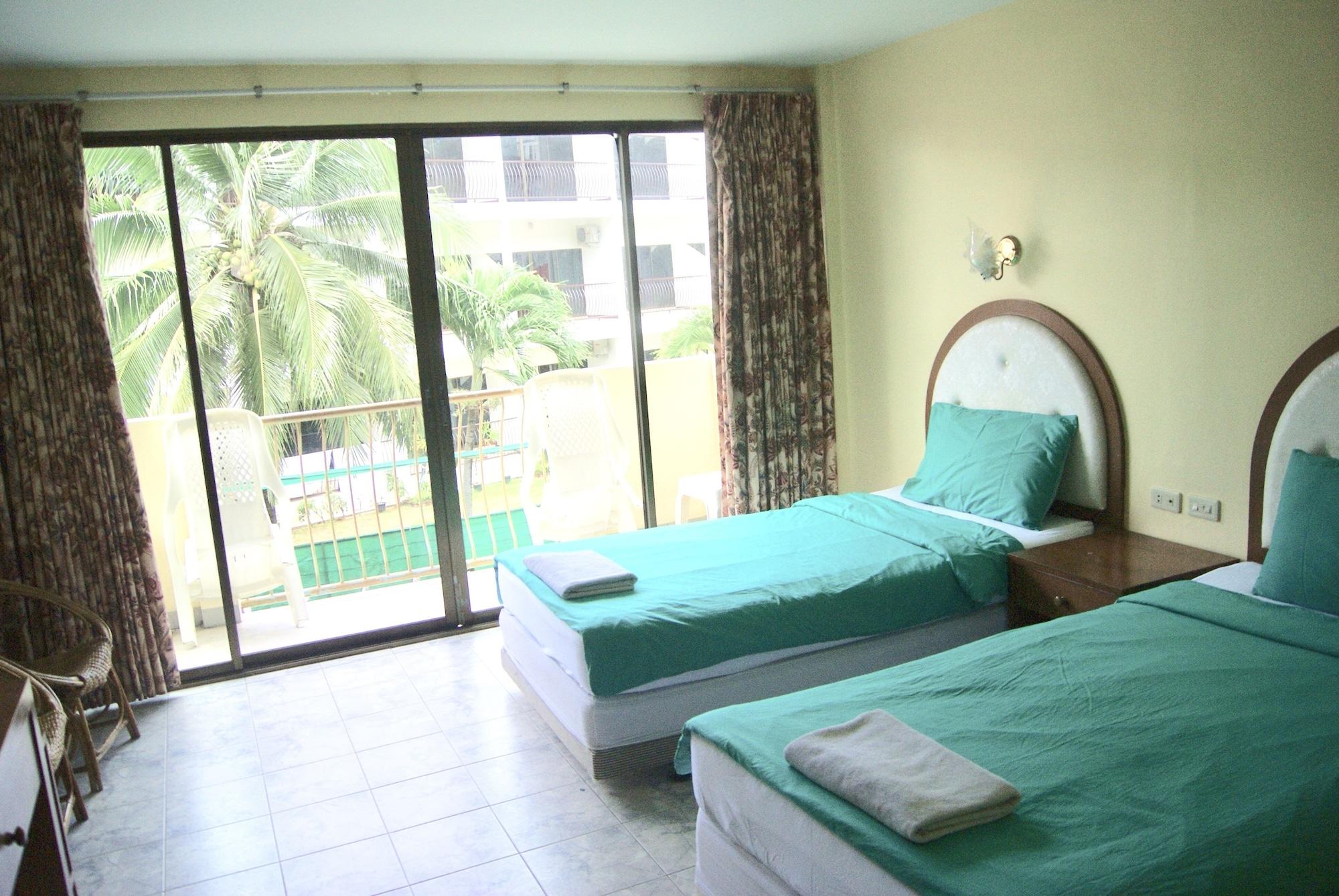Pineapple Guesthouse Karon Екстериор снимка