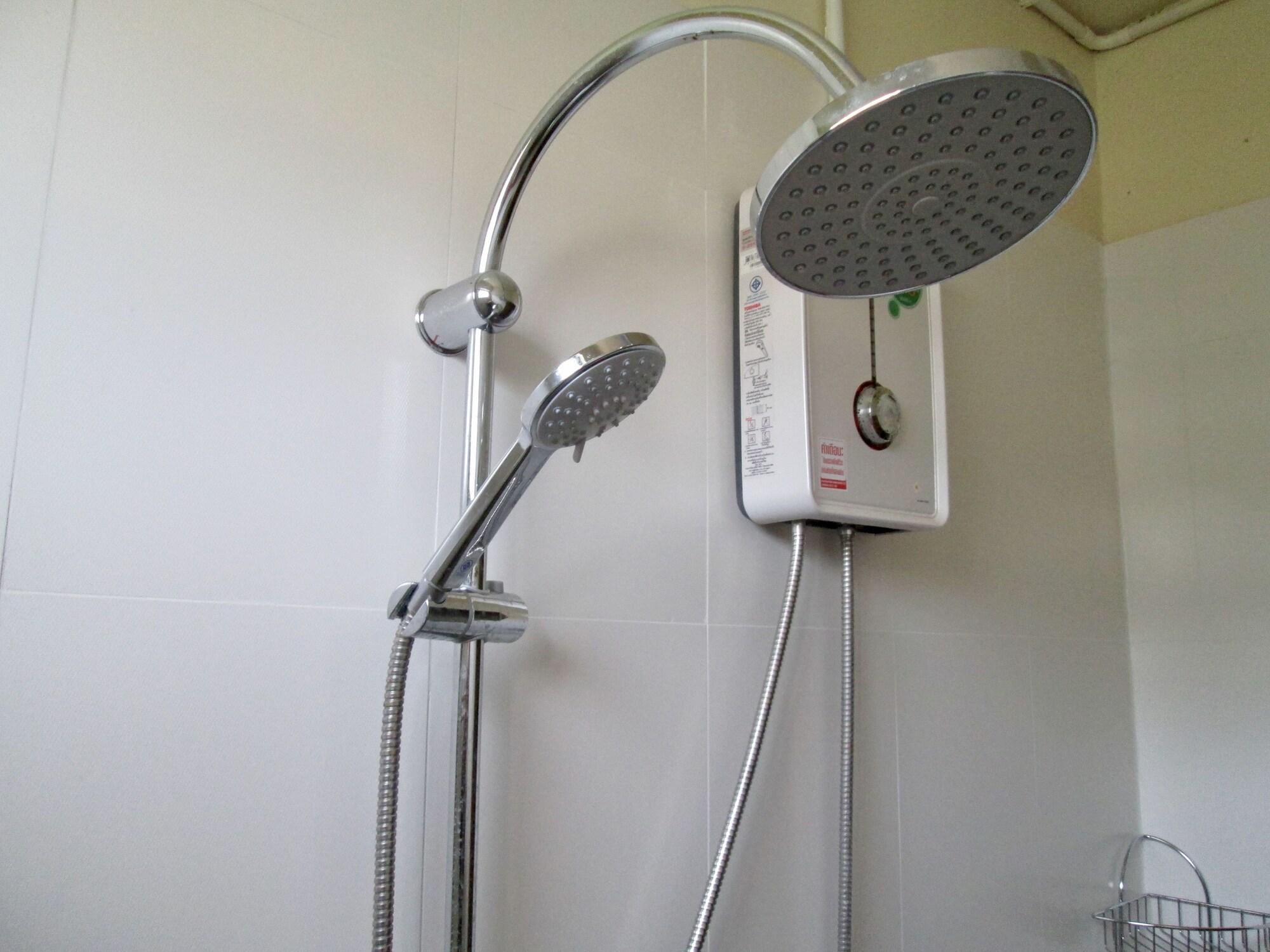 Pineapple Guesthouse Karon Екстериор снимка