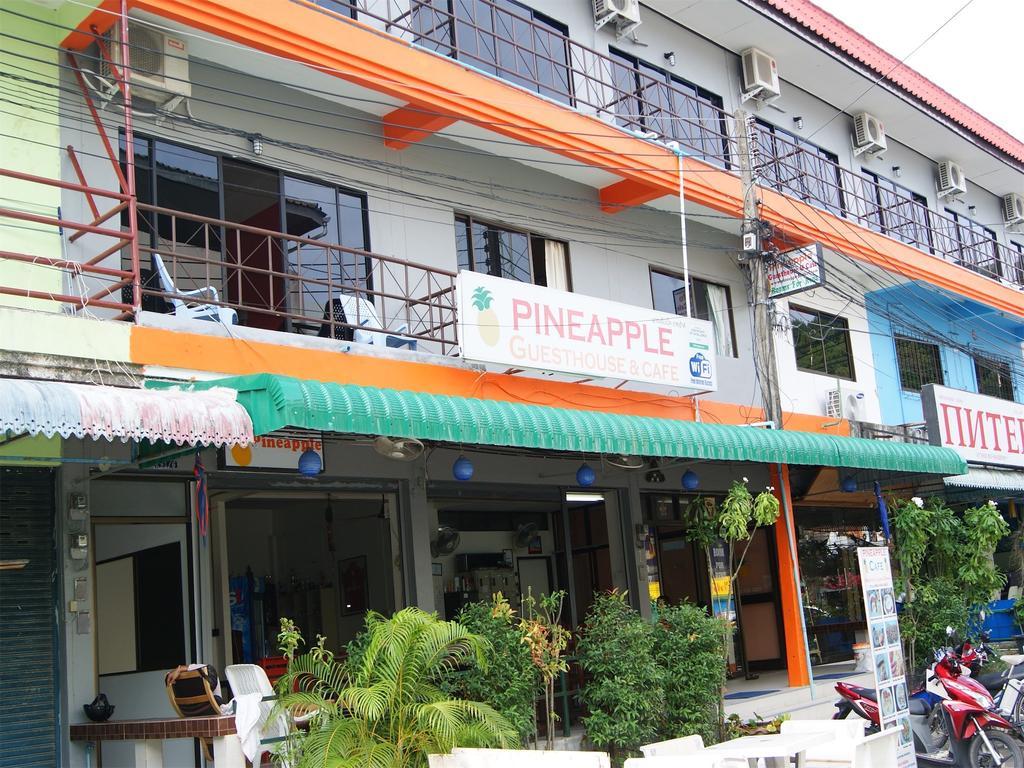 Pineapple Guesthouse Karon Екстериор снимка