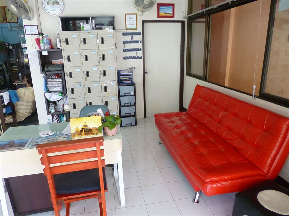Pineapple Guesthouse Karon Екстериор снимка