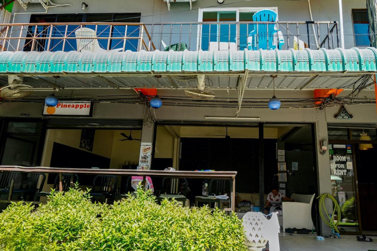 Pineapple Guesthouse Karon Екстериор снимка